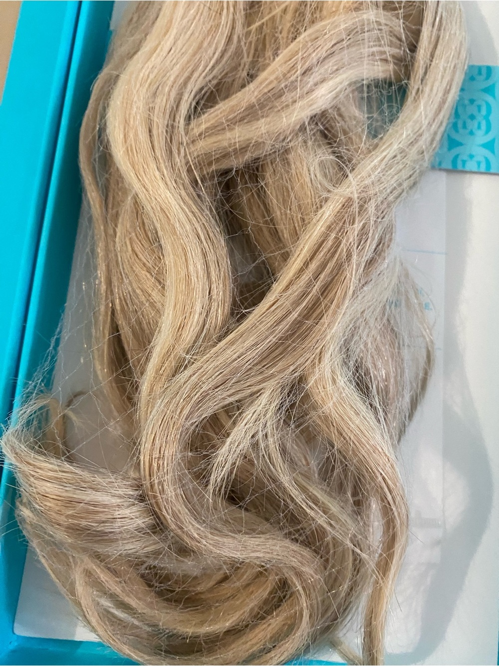 16" Original Blonde Halo Couture Hair Extensions - Picture 5 of 8